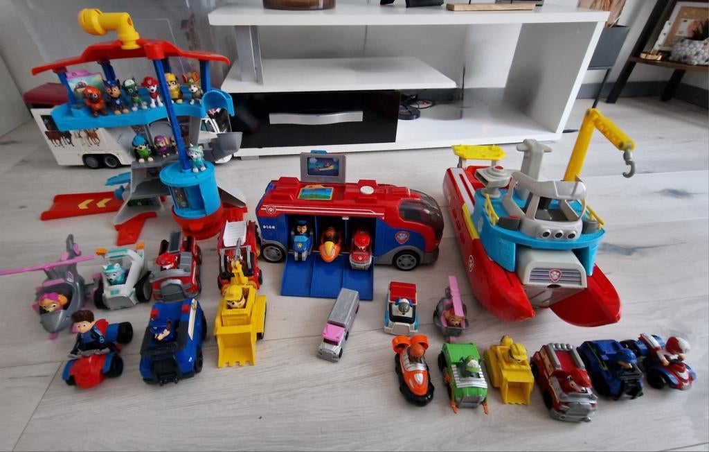Grote Paw Patrol collectie: voertuigen, figuren, toren, Ophalen of Verzenden, Gebruikt, Jongen of Meisje