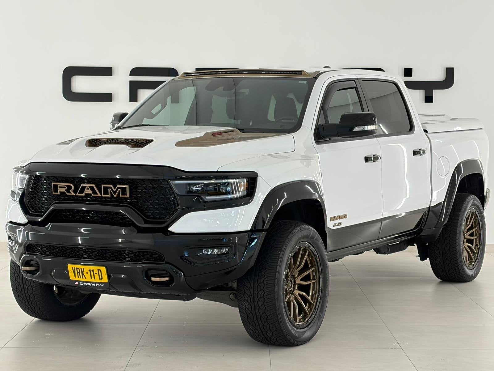 RAM 1500 TRX 6.2L Supercharged 900PK DUSTERHOFF (bj 2023), Auto's, Euro 5, Gebruikt, 2135 kg, Wit