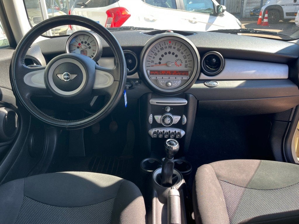Mini COOPER 1.6 Cooper Airco El.ramen LM velgen, Voorwielaandrijving, Gebruikt, 750 kg, 4 cilinders