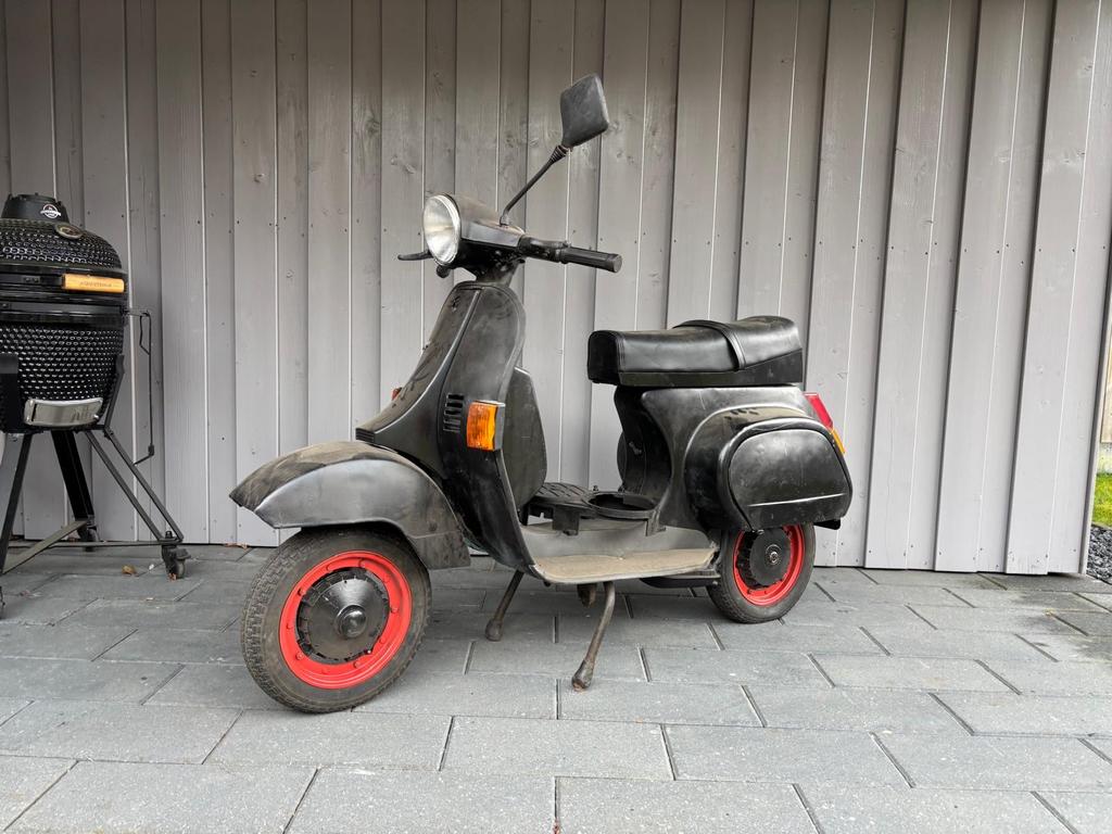 Vespa Scooter - Zwart, Opknapper, Ophalen of Verzenden, Zo goed als nieuw, Benzine
