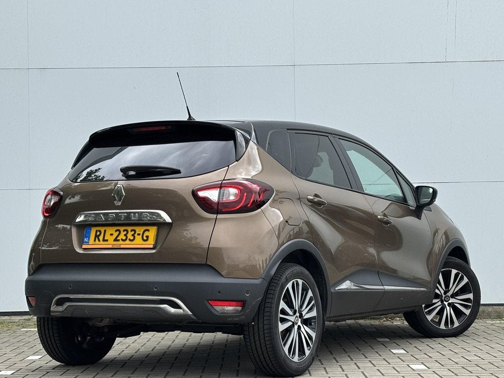 Renault Captur 1.2 TCe Initiale Paris | Leer | Panoramadak |, Gebruikt, Euro 6, 4 cilinders, Bruin