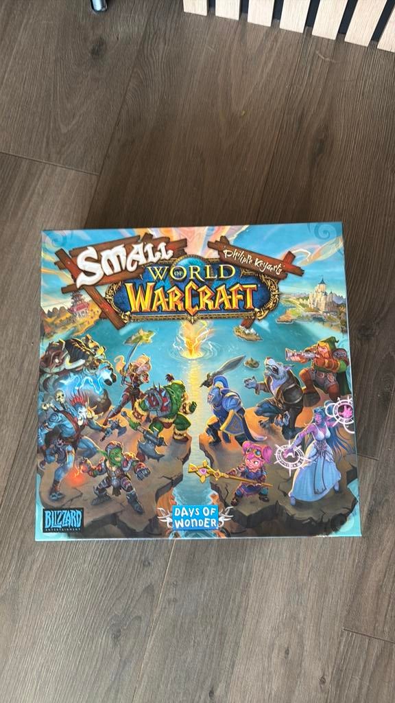 Small world of warcraft bordspel (engelstalig), Vijf spelers of meer, Ophalen, Zo goed als nieuw, Reisspel