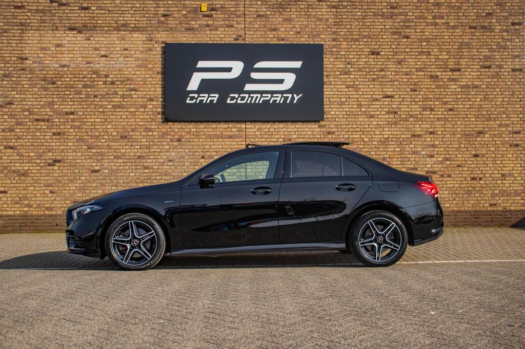 Mercedes A-klasse 250e AMG-Line, Pano, Burmester, Half Leder, Parkeerassistent, Gebruikt, 4 cilinders, Met garantie (alle)