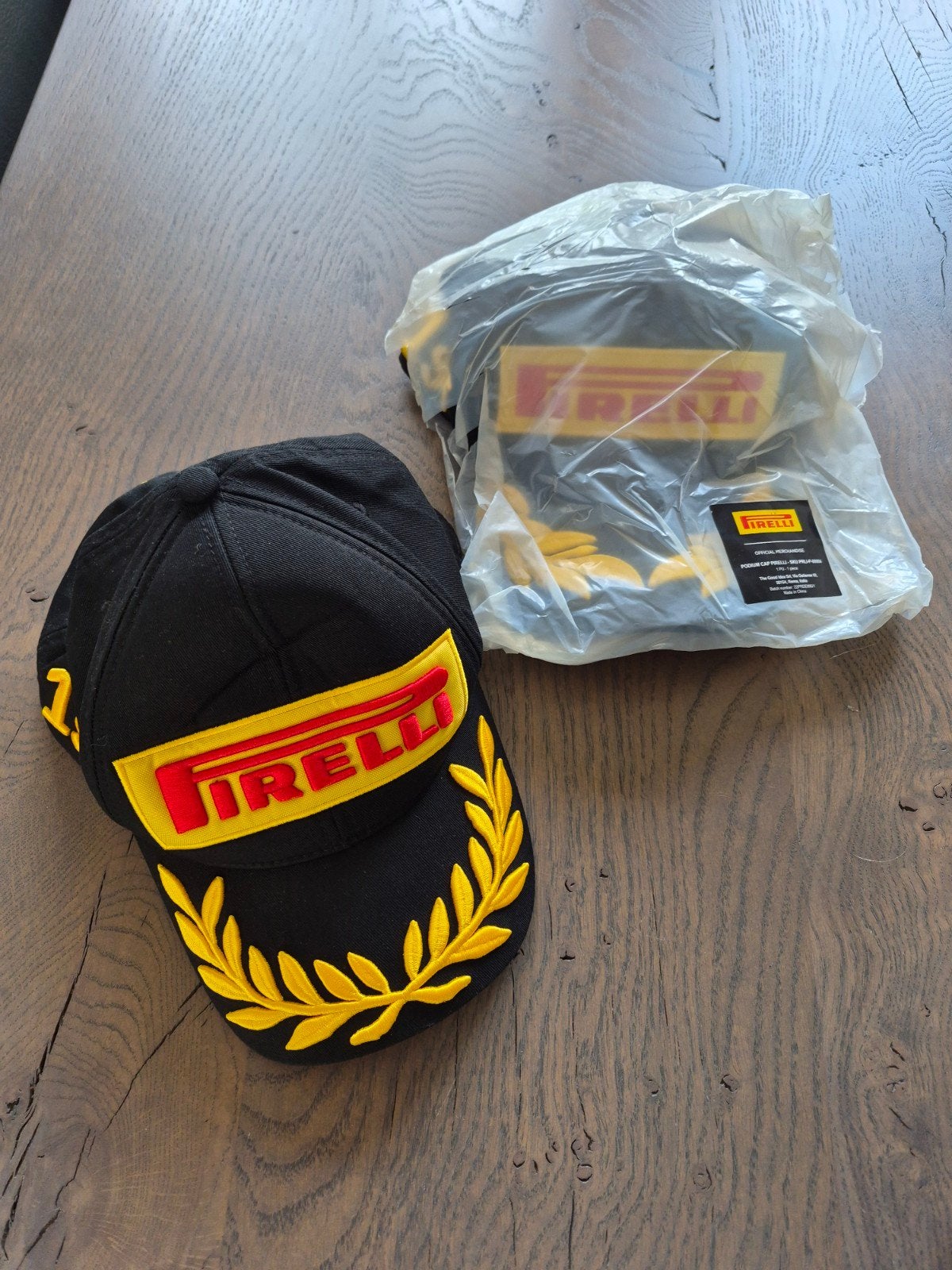 Pirelli Formule 1 Cap - Zwart met Gele Details, Ophalen of Verzenden