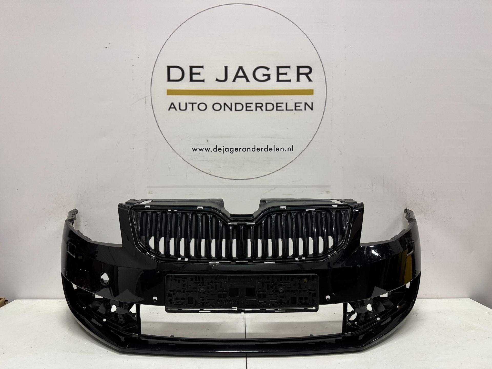 SKODA OCTAVIA VOORBUMPER BUMPER 2013- 5E0807221, Auto-onderdelen, Voor, Skoda, Bumper, Skoda Auto a.s.