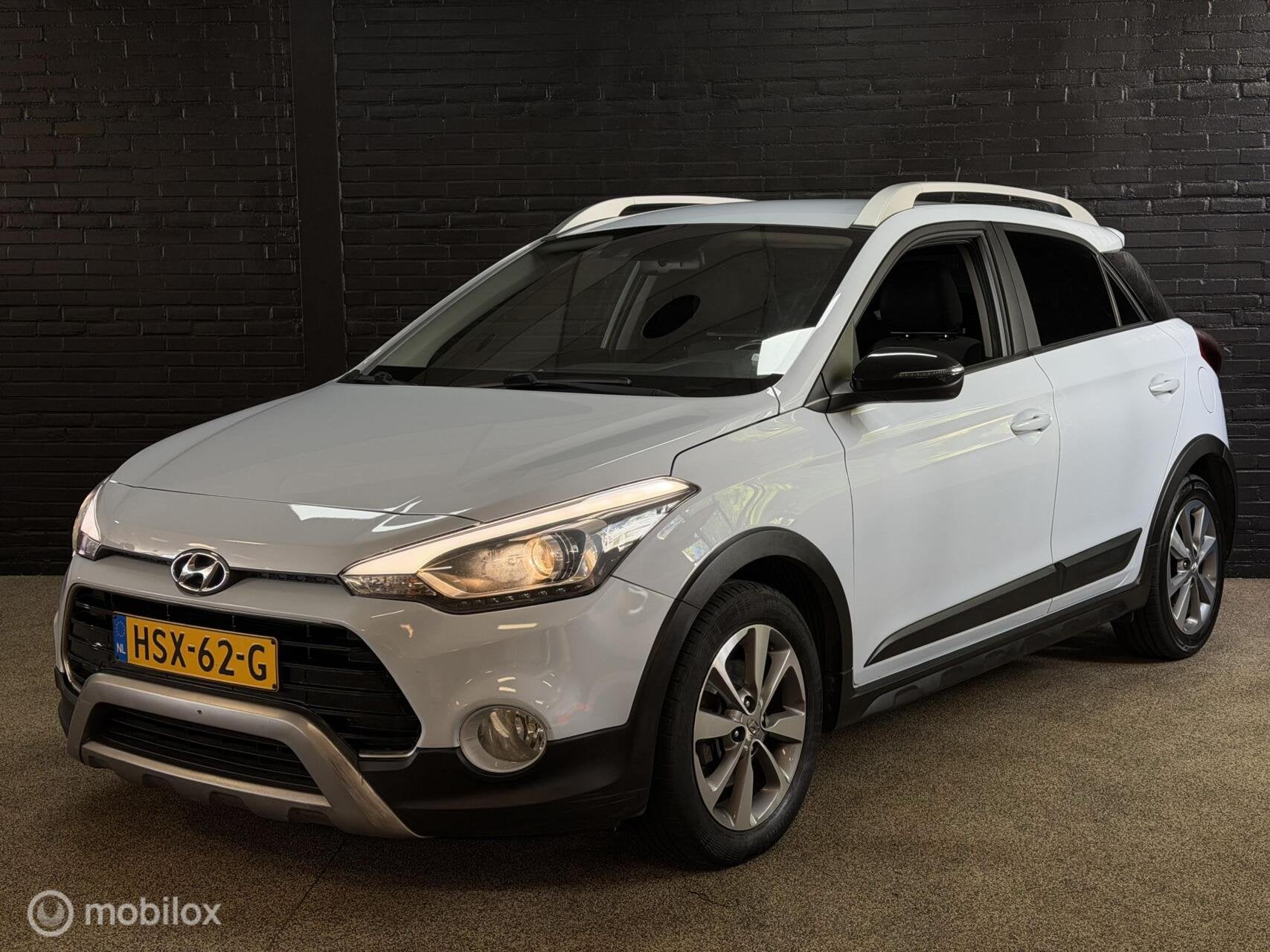Hyundai i20 1.0 T-GDI Active CROSSOVER NAVI CRUISE PDC VELG, Voorwielaandrijving, Gebruikt, Euro 6, Wit