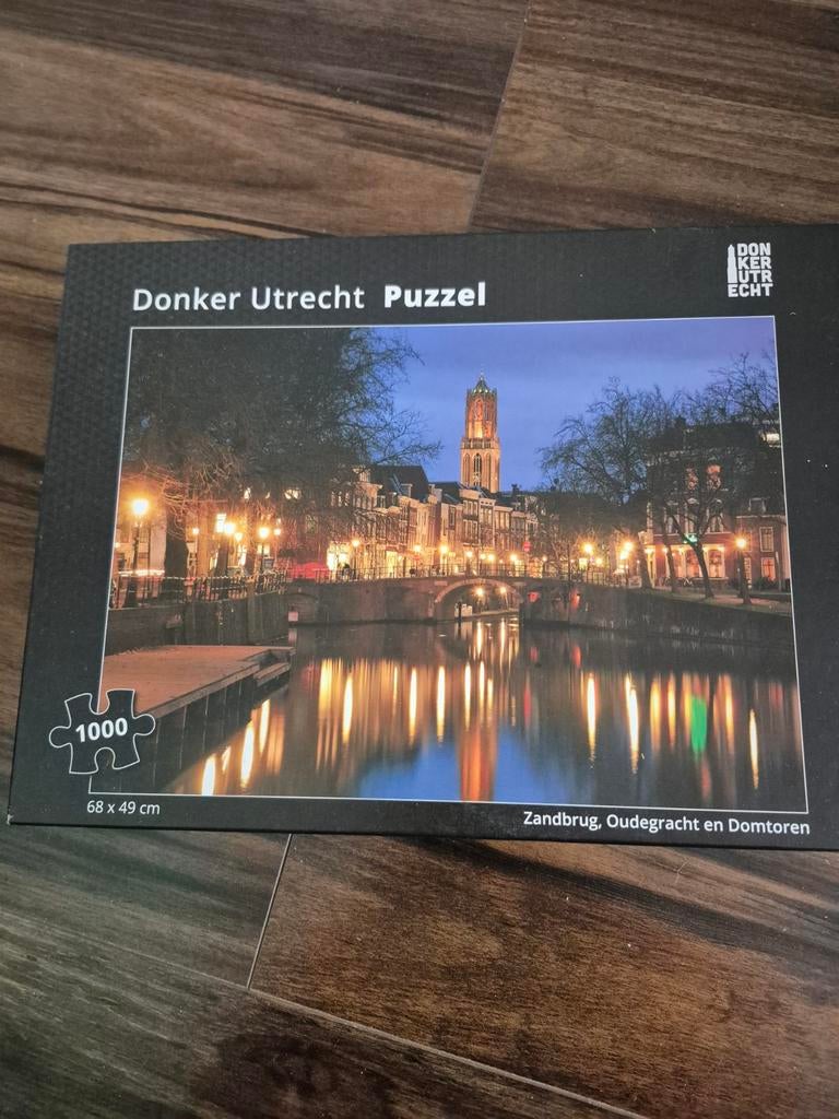 Donker Utrecht Puzzel 1000 stukjes - Compleet, Hobby en Vrije tijd, Ophalen of Verzenden, 500 t/m 1500 stukjes, Zo goed als nieuw