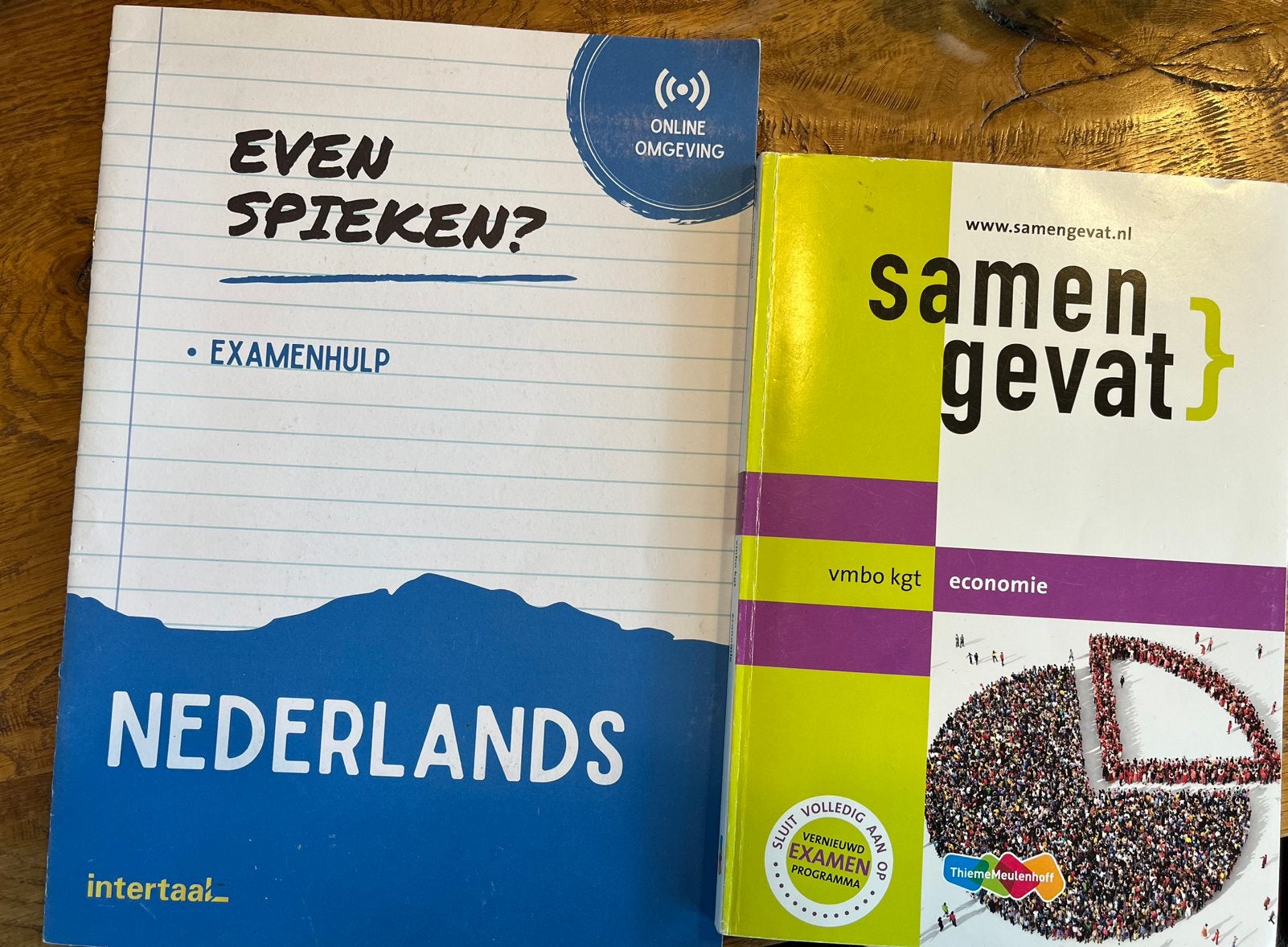 Even Spieken - Examenhulp NL en Samengevat Economie VMBO KGT, Boeken, Schoolboeken, Ophalen of Verzenden, Zo goed als nieuw, Overige niveaus