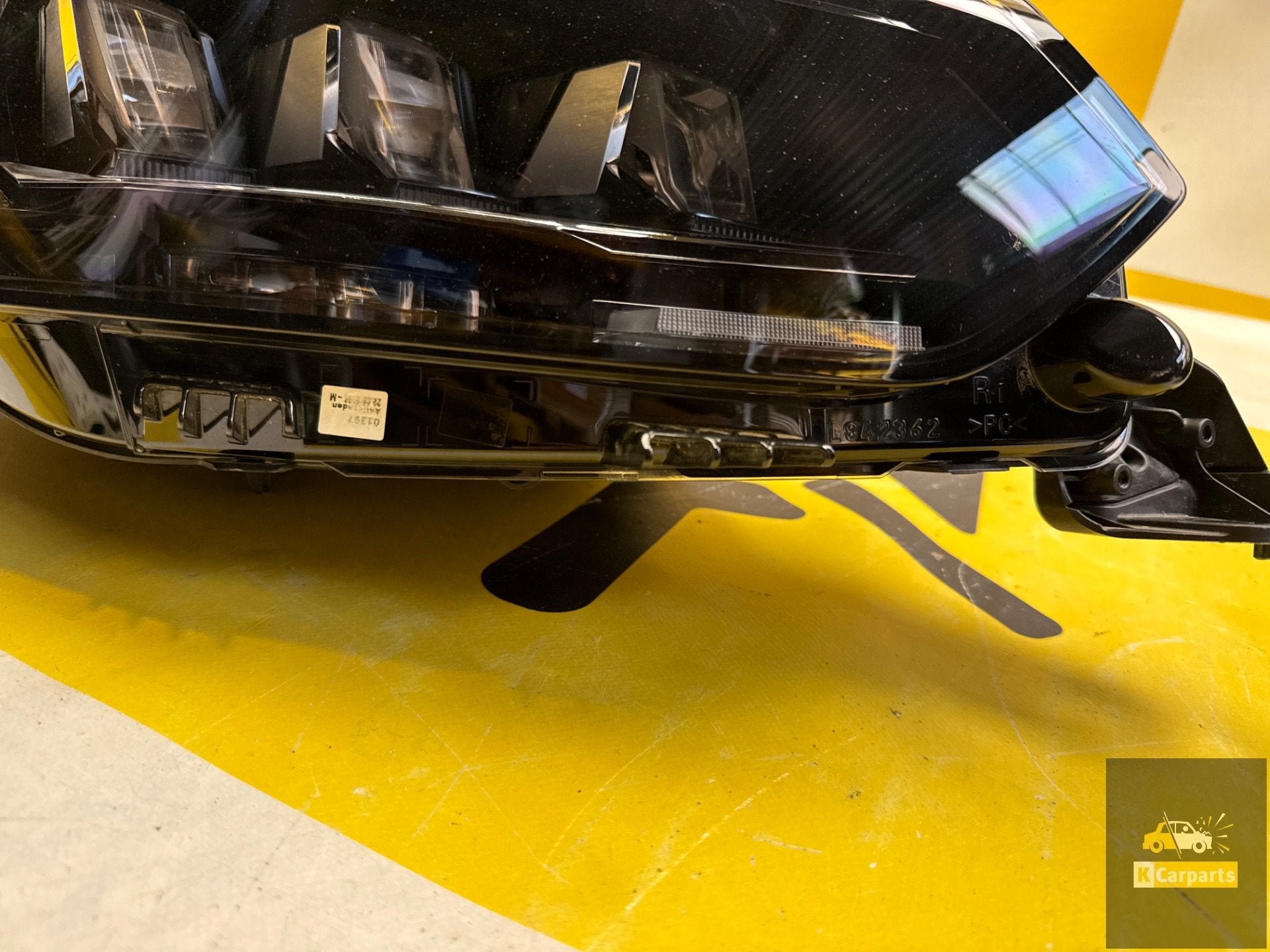 PEUGEOT KOPLAMP RECHTS 2008 208 FACELIFT FULL LED 9850597780, Taurusavenue 1
2132 LS  Hoofddorp, NL, Gebruikt, Contact.group@renault.com