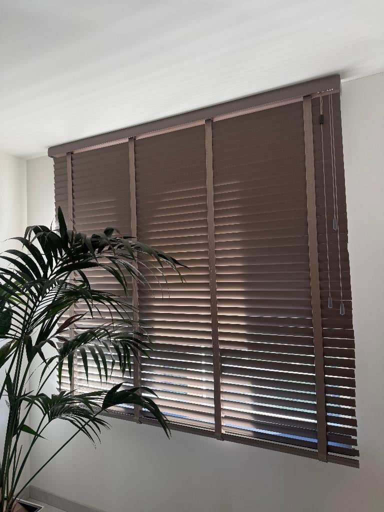 8x Luxe taupe houten jaloezieën lindehout op maat, Ophalen, Overige kleuren, 150 tot 200 cm, Zo goed als nieuw