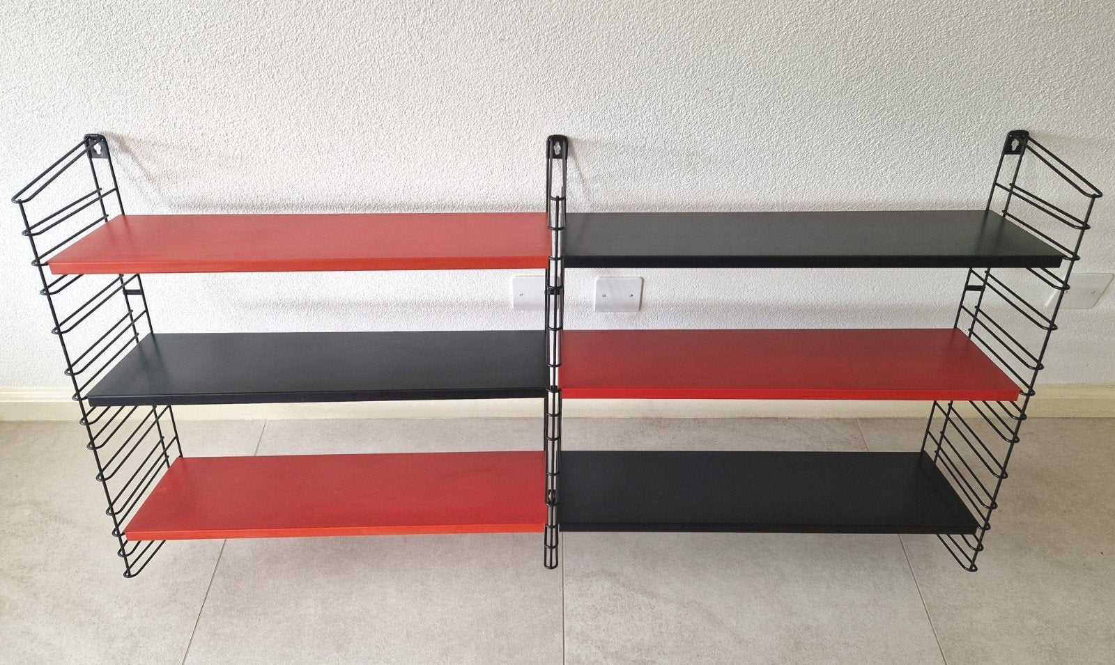 Vintage metalen Tomado wandrek, design Adriaan Dekker., Ophalen, Zo goed als nieuw