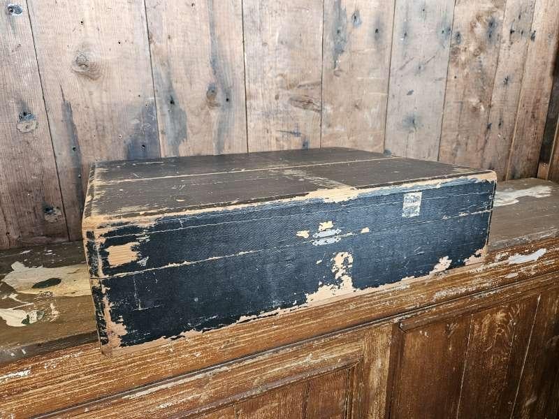 oude kist ``WOONWINKEL RUSTIEK``, Ophalen of Verzenden