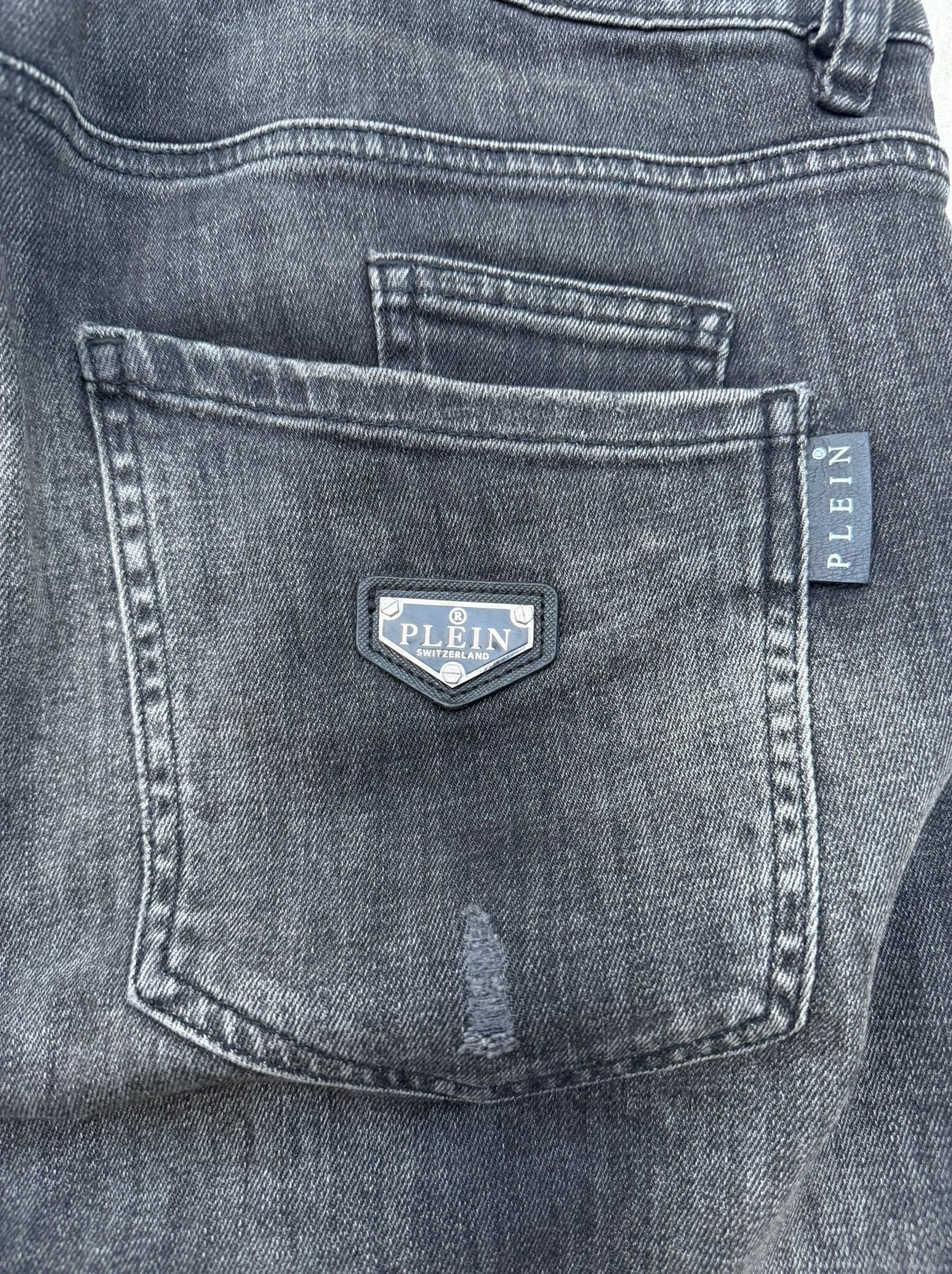 Philipp plein short, Ophalen of Verzenden, Zo goed als nieuw, Maat 48/50 (M), Zwart