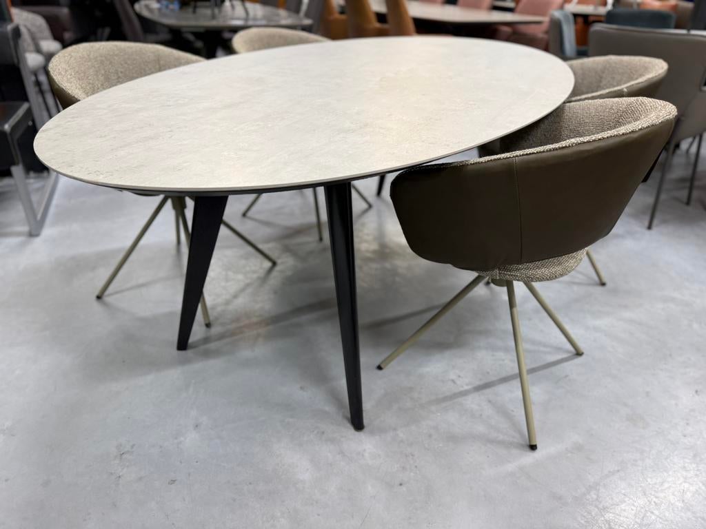 Showmodel Harvink Fier Eettafel keramiek tafel Design 225, Huis en Inrichting, Tafels | Eettafels, Overige materialen, Harvink