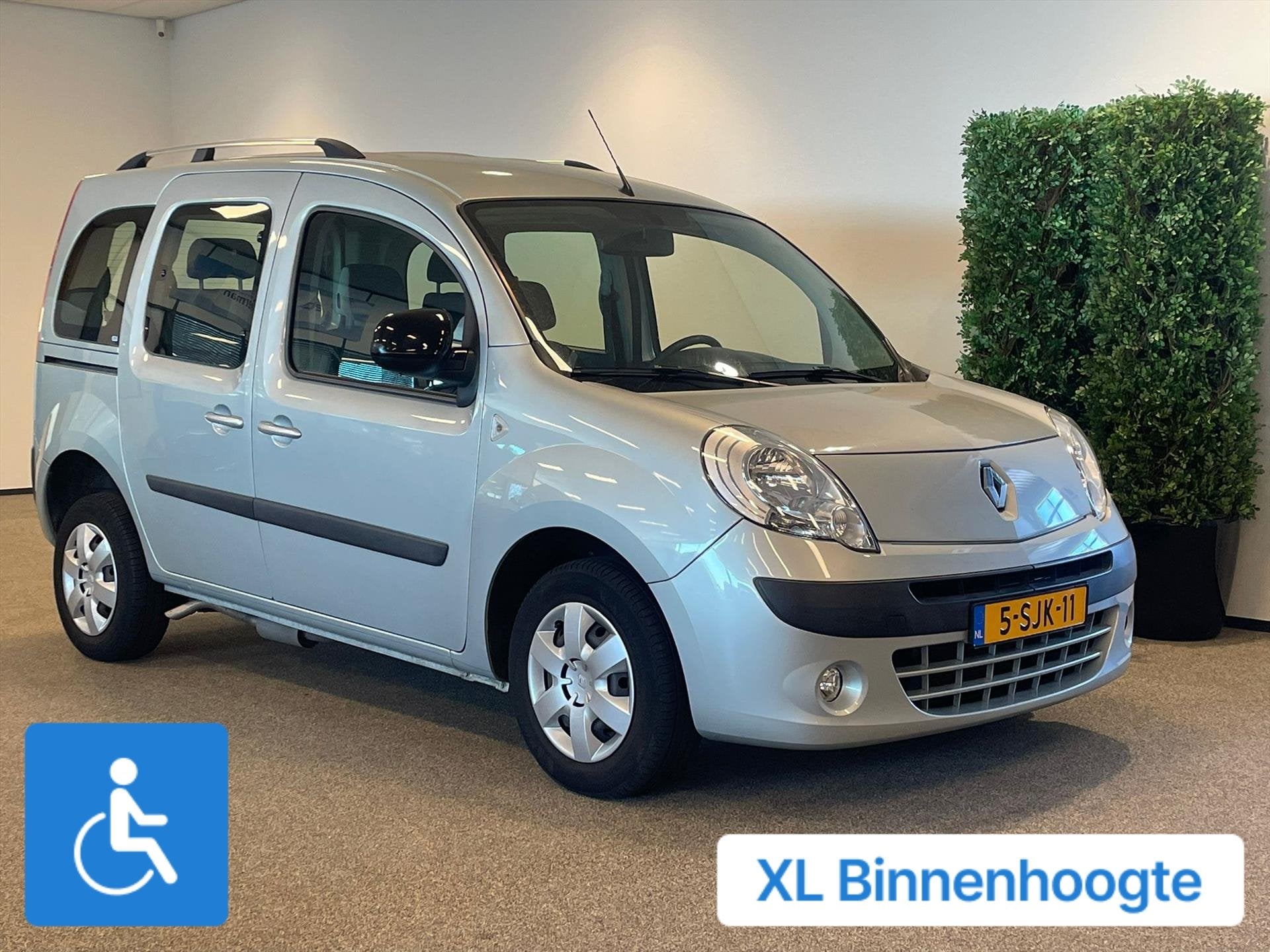 Renault Kangoo Rolstoelauto XXL-Ombouw 150cm binnenhoogte 4+, Stof, Gebruikt, 4 stoelen, Handgeschakeld