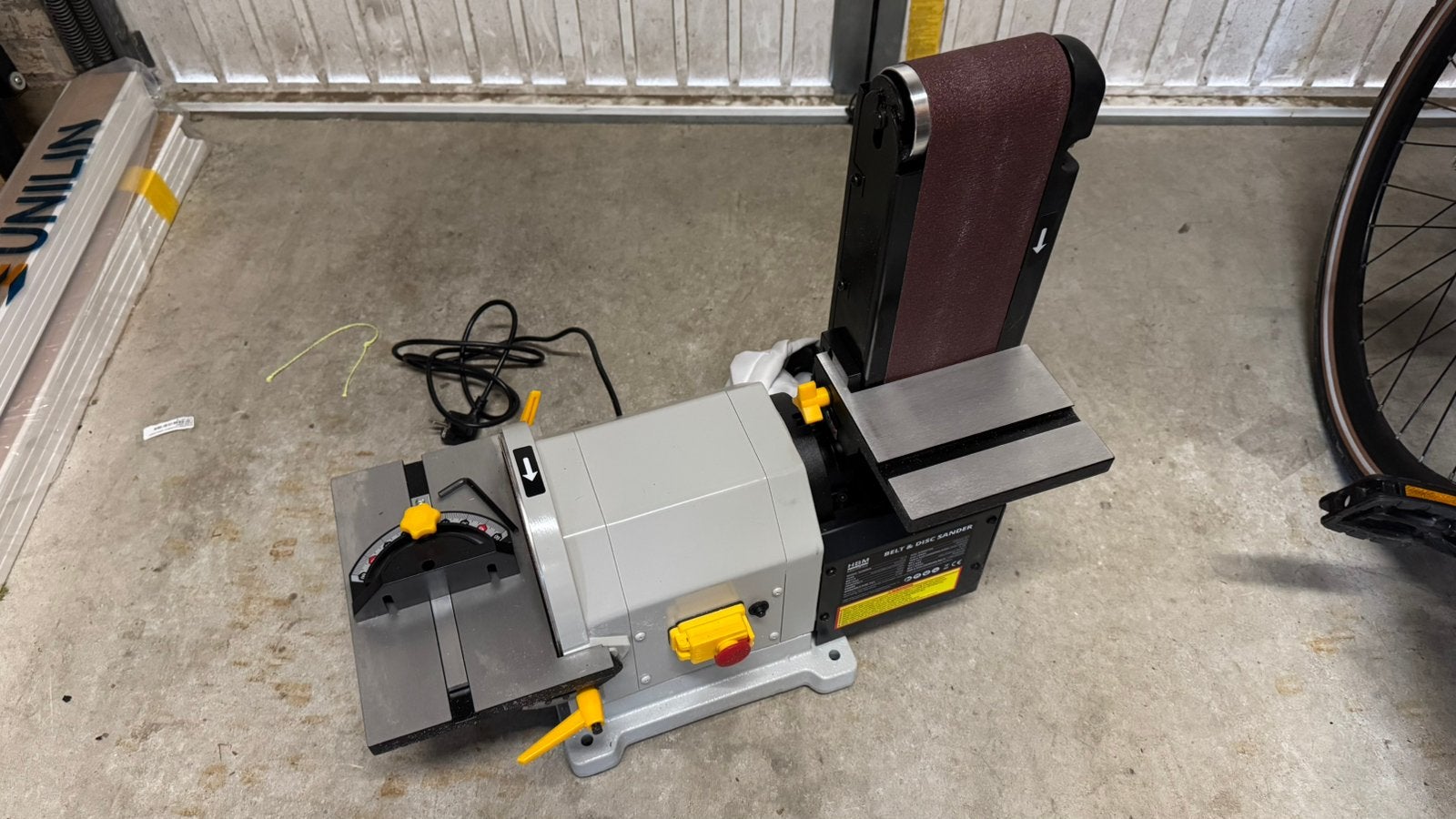 HBM 200 Band en Schijfschuurmachine, Ophalen, Zo goed als nieuw, 1200 watt of meer, Bandschuurmachine