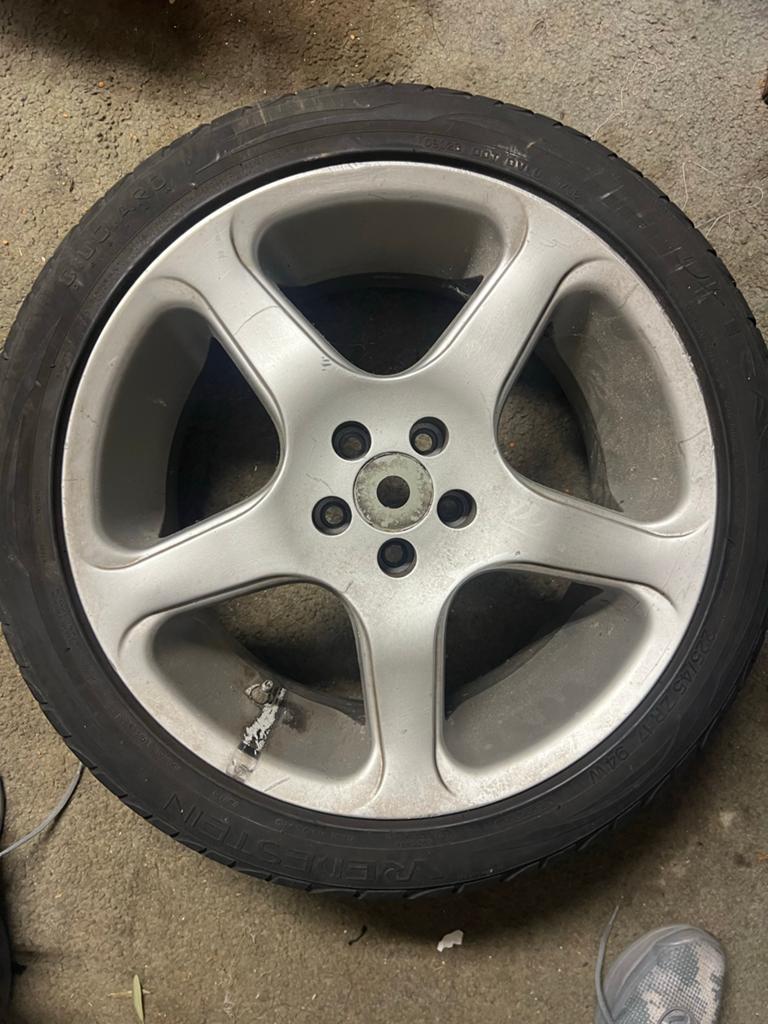 Toyoto Prius taxi reserve 17 inch nieuwe band 225/45 ZR17, Ophalen of Verzenden, Gebruikt