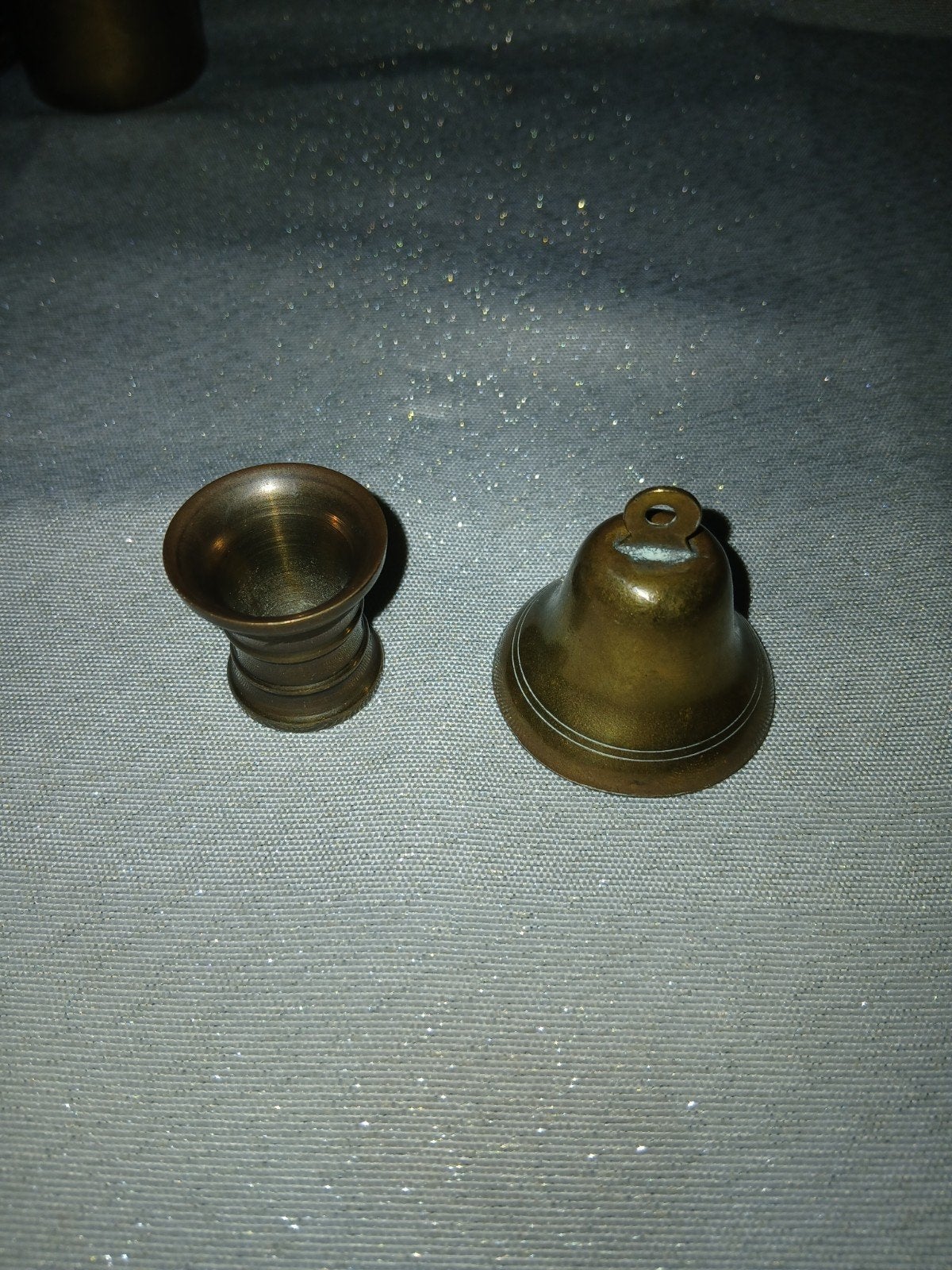 Antieke bronzen vijzel en bel, Ophalen of Verzenden, Brons