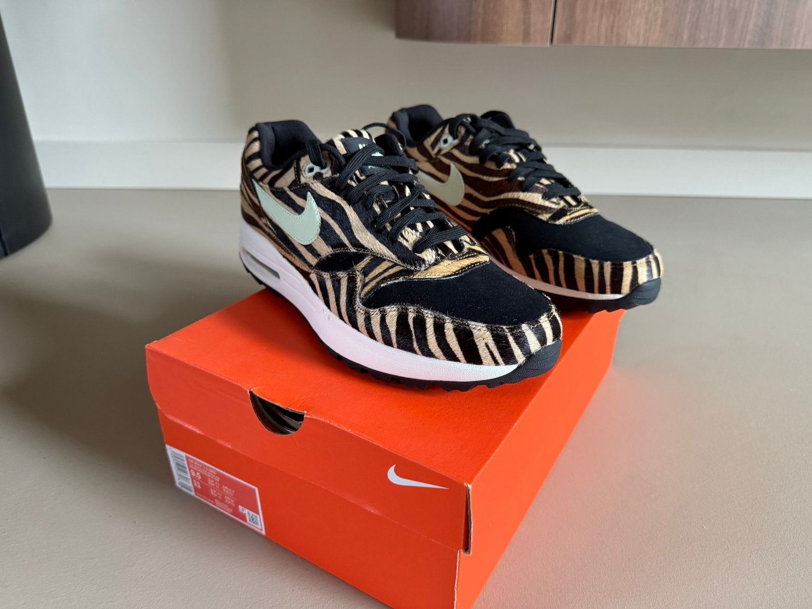 Nike Air Max 1 G NRG Tiger – Limited Edition – Maat 43 NIEUW, Kleding | Heren, Overige kleuren, Nieuw, Ophalen of Verzenden, Sneakers of Gympen