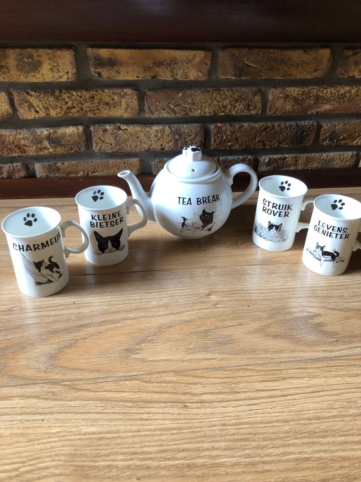 Theepot met 4 kopjes / mokken kat Felix, Nieuw, Ophalen of Verzenden, Overige stijlen, Porselein