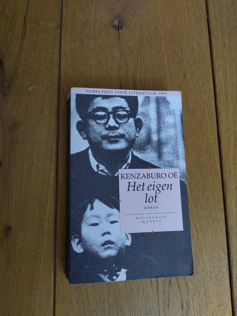 Kenzaburo Oë Het Eigen Lot, Ophalen of Verzenden, Zo goed als nieuw