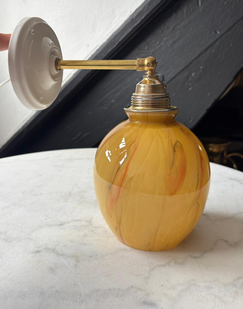 Vintage wandlamp marmer geaderd geel glas glazen lampenkap, Ophalen of Verzenden, Glas