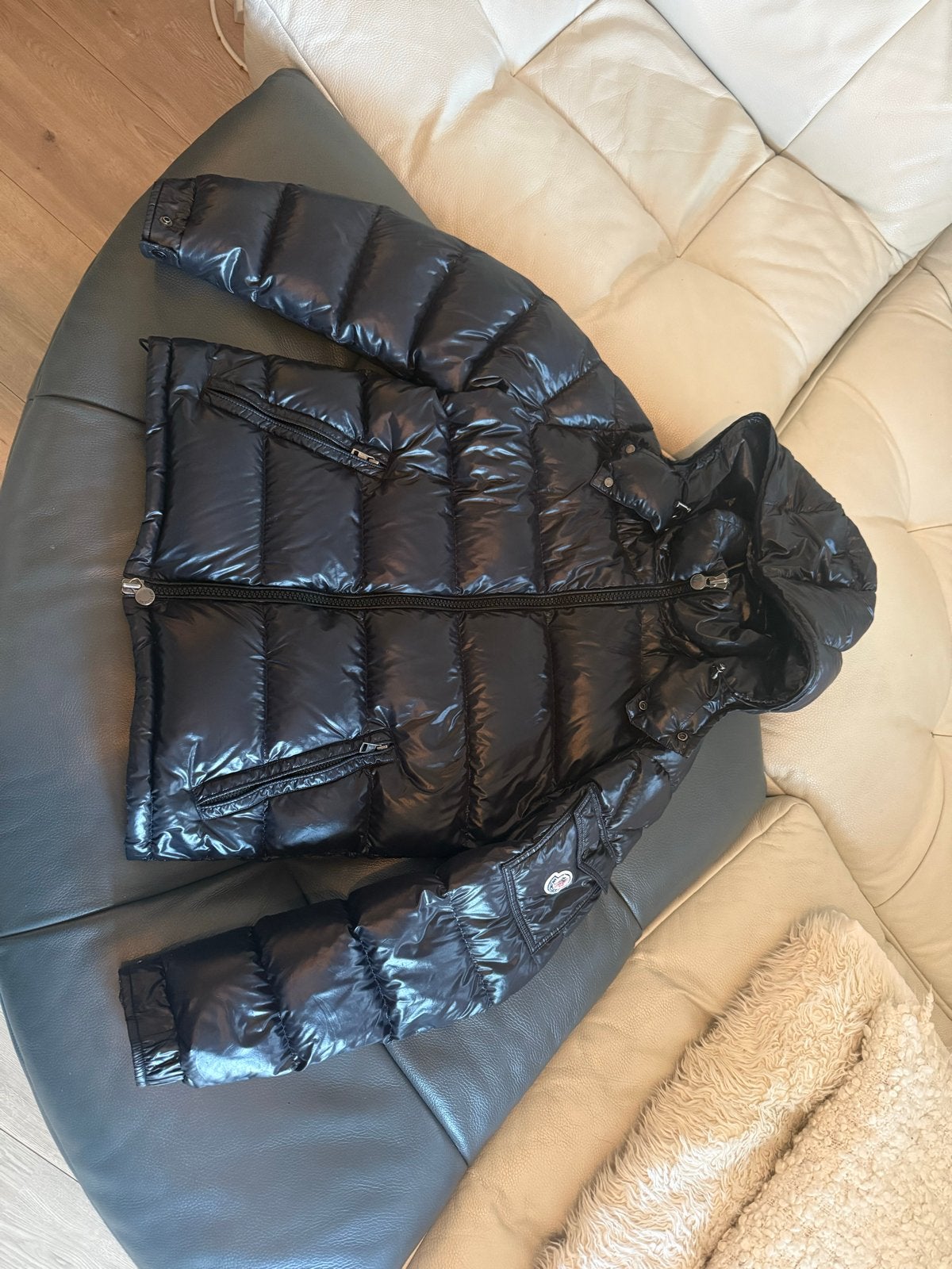 Moncler Maya Glanzende Zwarte ORIGINEEL Maat 48/50 (M) (2), Ophalen of Verzenden, Zo goed als nieuw, Maat 48/50 (M), Zwart