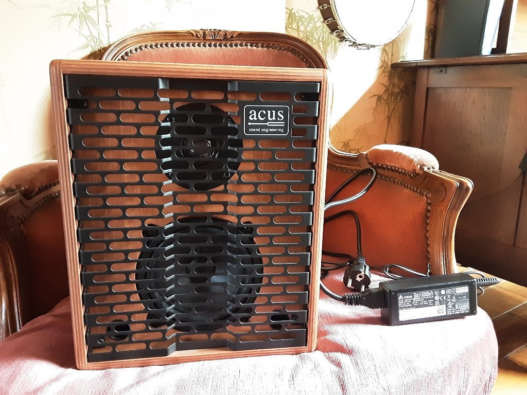 Acus Oneforstrings 5 Ferdi ac. versterker 6 mnd oud zgan., Muziek en Instrumenten, Ophalen, Zo goed als nieuw, Gitaar, 50 tot 100 watt