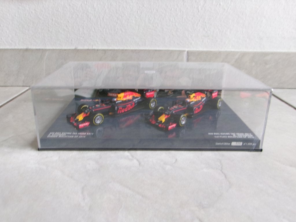 Verstappen Ricciardo Minichamps 1:43 Malaysian GP 2016, Ophalen of Verzenden, Nieuw, Auto, MiniChamps