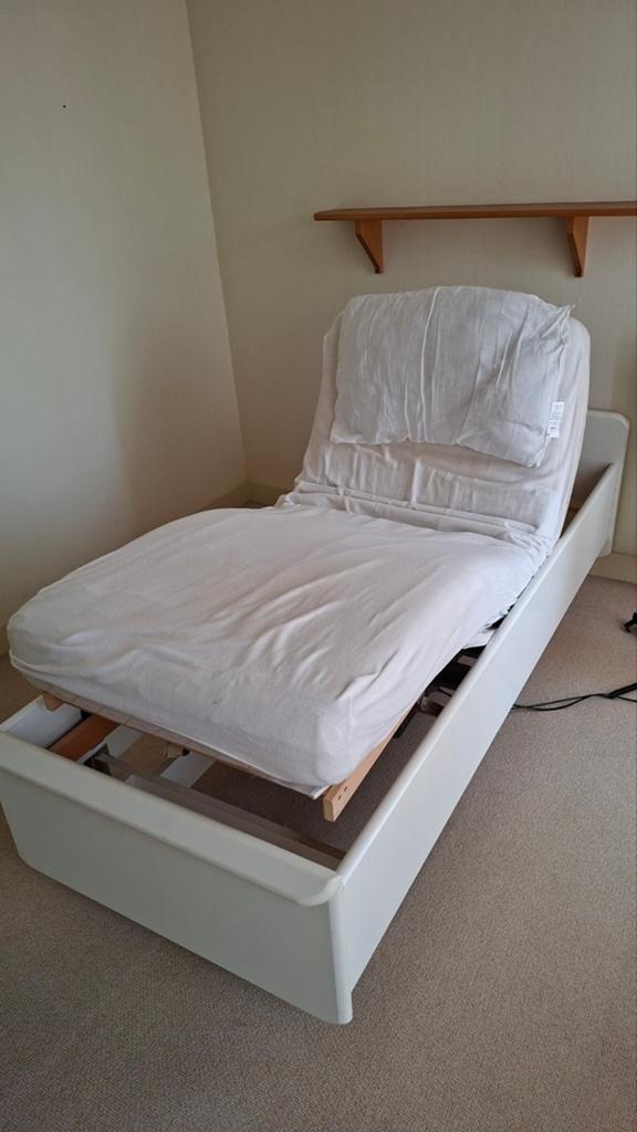 Elektrisch verstelbaar bed., Ophalen