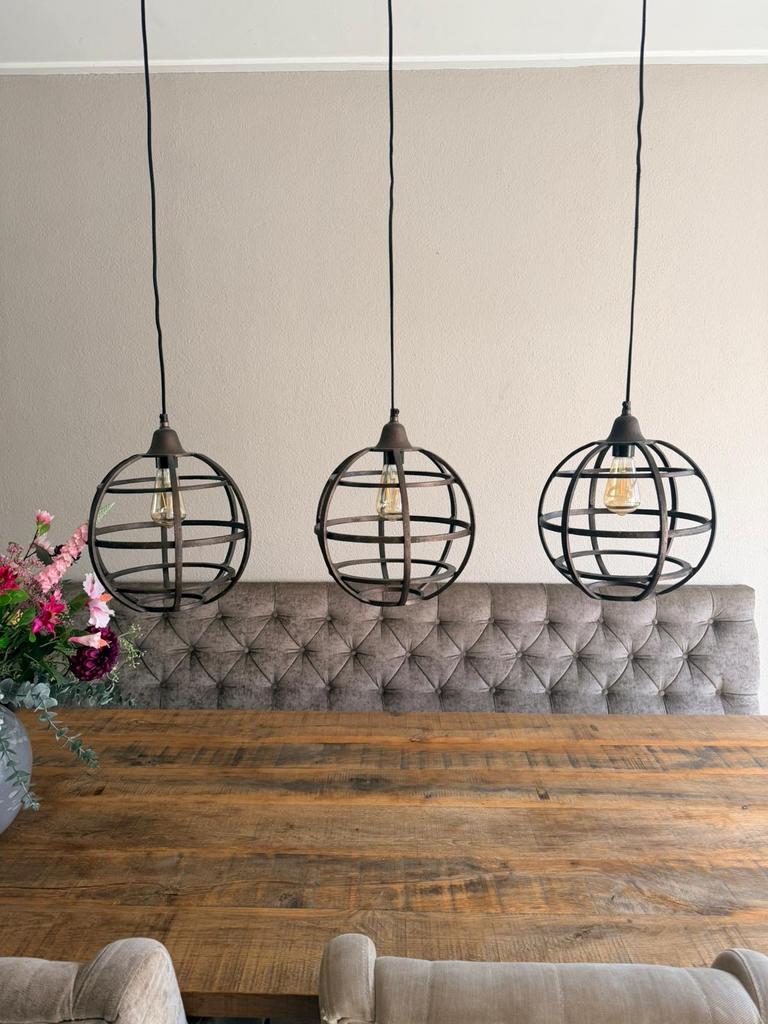 Drie hanglampen met metalen kooiconstructie, Ophalen, Gebruikt, Metaal, 75 cm of meer