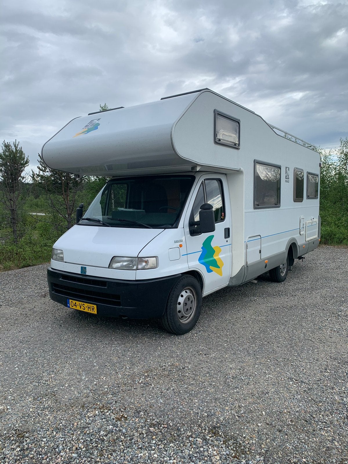 Knaus Traveller 685 Off Grid, in perfecte staat, lage km, 6P, Caravans en Kamperen, Campers, Alkoof, Ringverwarming, Koelkast