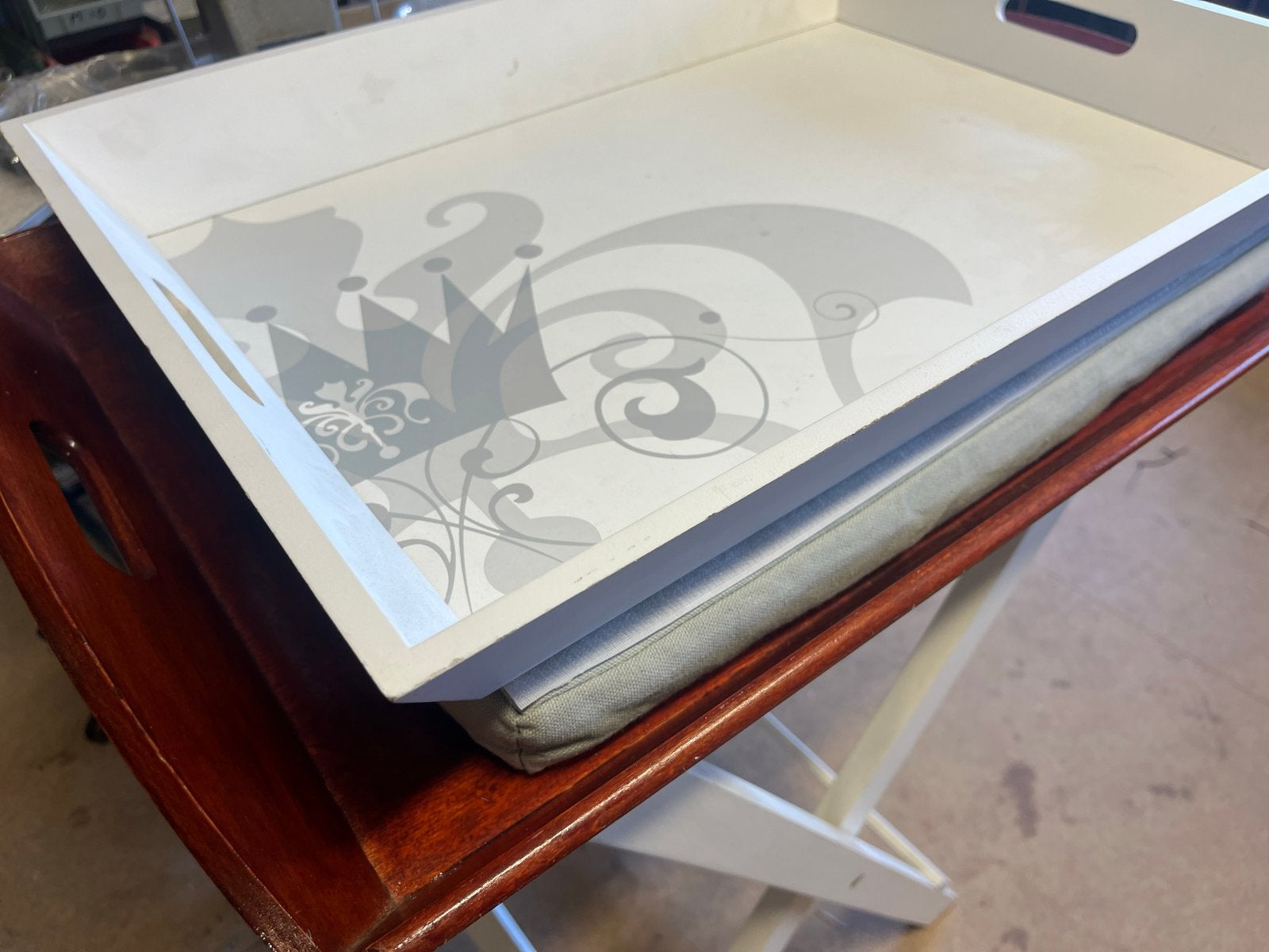 Houten dienblad met kussen voor op schoot - 55x40 cm, Ophalen of Verzenden, Gebruikt