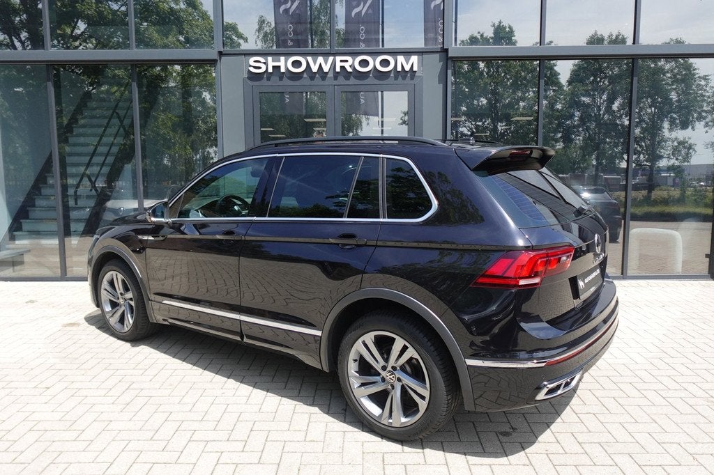 Volkswagen Tiguan 1.5 TSI R-Line PANO KEYLESS VOL', Auto's, Volkswagen, 15 km/l, Zwart, 4 cilinders, Origineel Nederlands