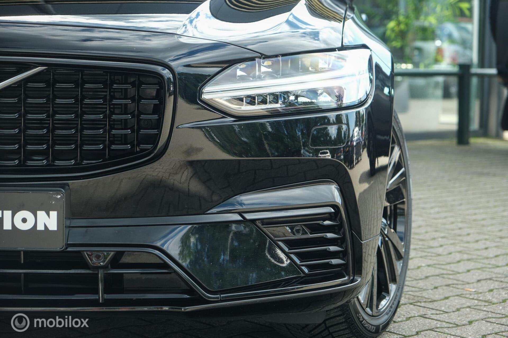 Foto 5 van Volvo V90 2.0 T8 AWD R-Design | Stoel en stuurwielverwarming