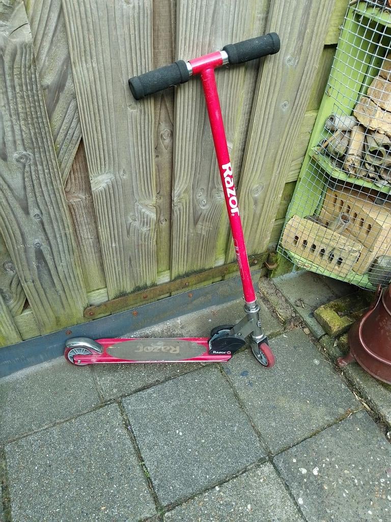 Razor step rood - Gebruikt, Ophalen of Verzenden, Gebruikt, Gewone step, Razor