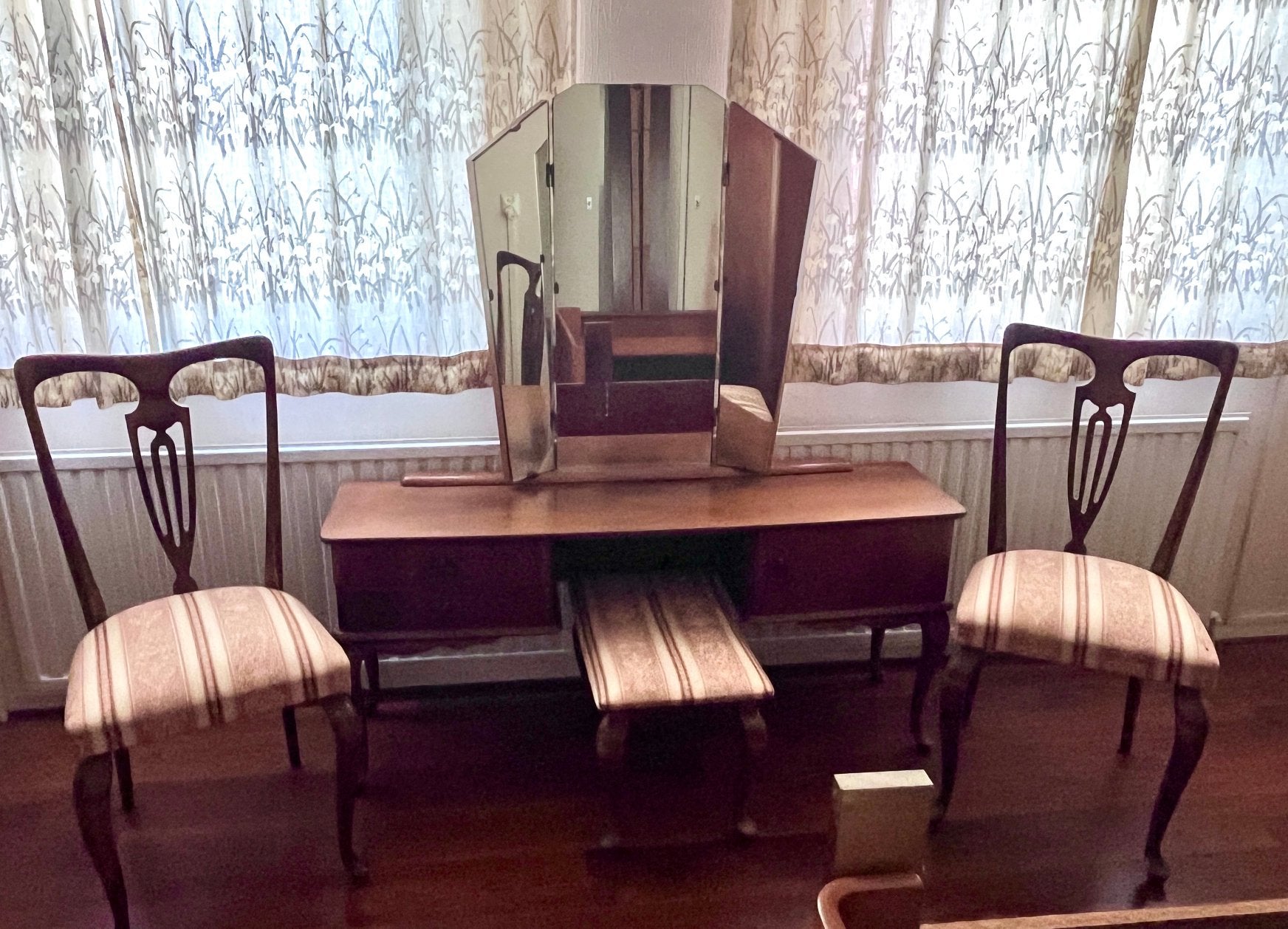 Kaptafel met bijpassend krukje en stoelen, Queen Ann stijl, Ophalen, Gebruikt, 100 tot 150 cm, 150 tot 200 cm