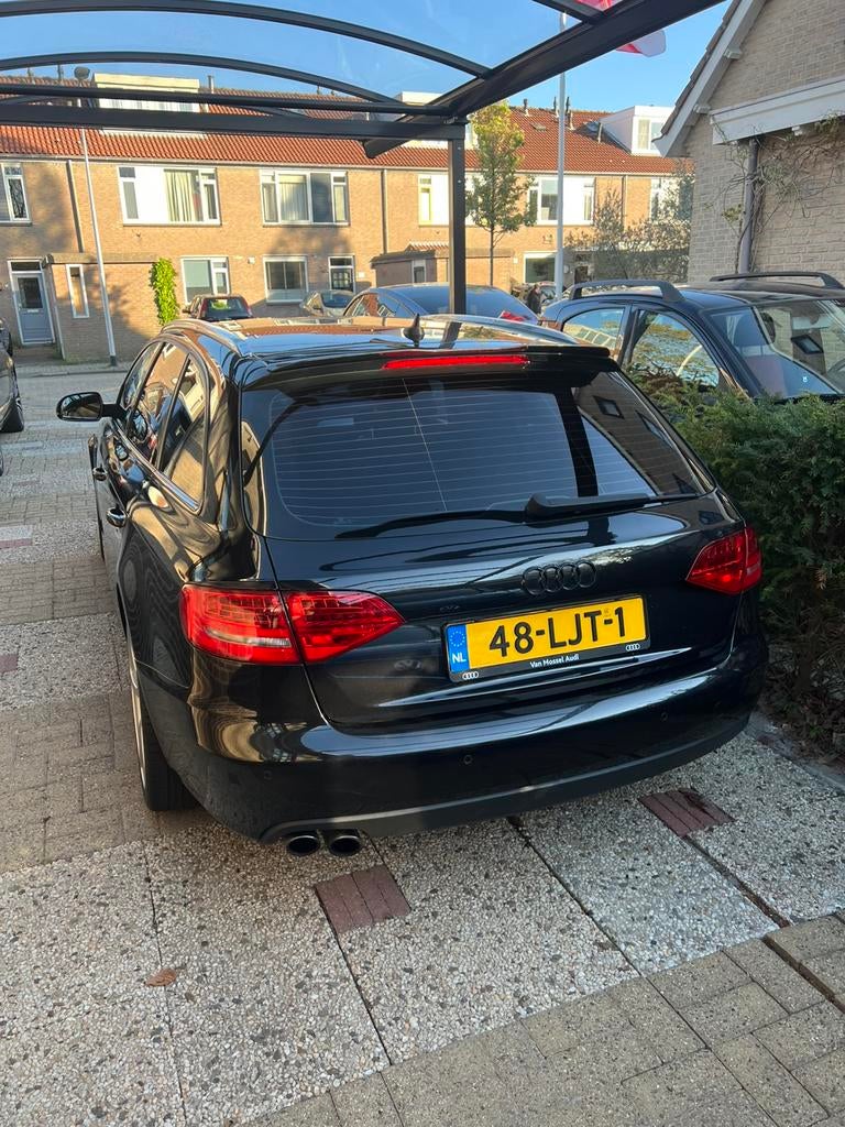 Audi A4 1.8 Tfsi Avant YOUNGTIMER 2010 Zwart, Auto's, Audi, 1490 kg, Zwart, 4 cilinders, Parkeersensor