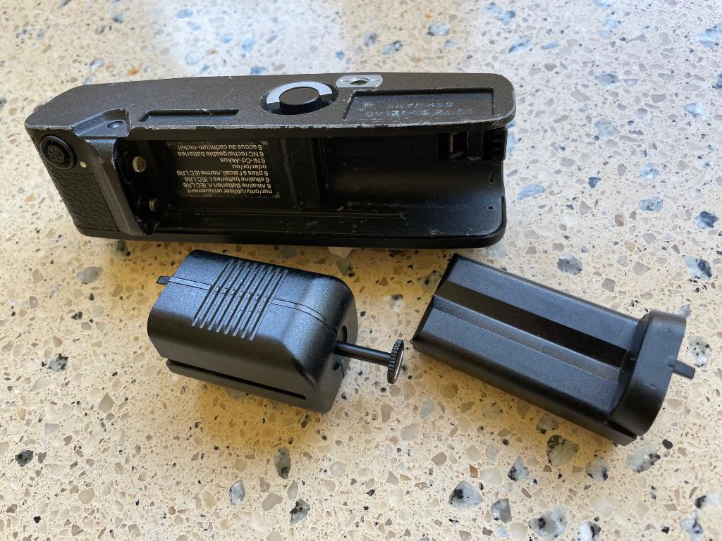 Leica / Leitz Motor winder R3 (23360), Verzamelen, Ophalen of Verzenden, Overige typen