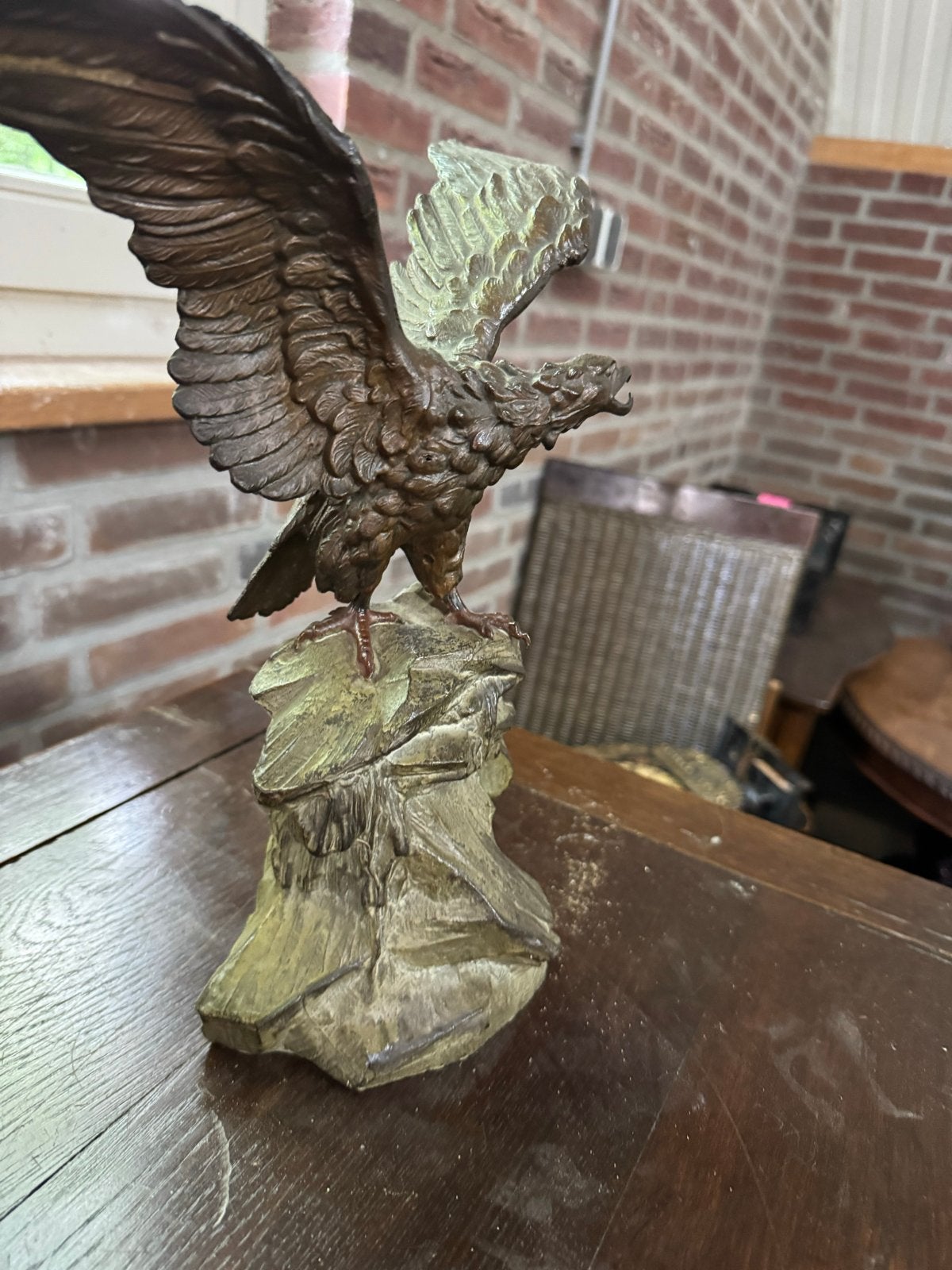 Adelaar Beeld op Rots - Klassiek Decoratief, Ophalen, Gepatineerd, 20 - 50 cm, Beeld