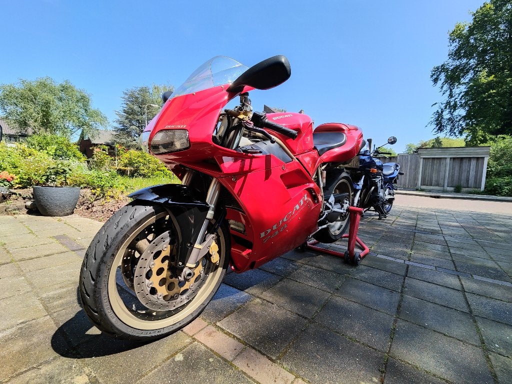 Ducati 748 Desmoquattro, 2 cilinders, Sportuitlaat, Motorrijbewijs A, Gebruikt