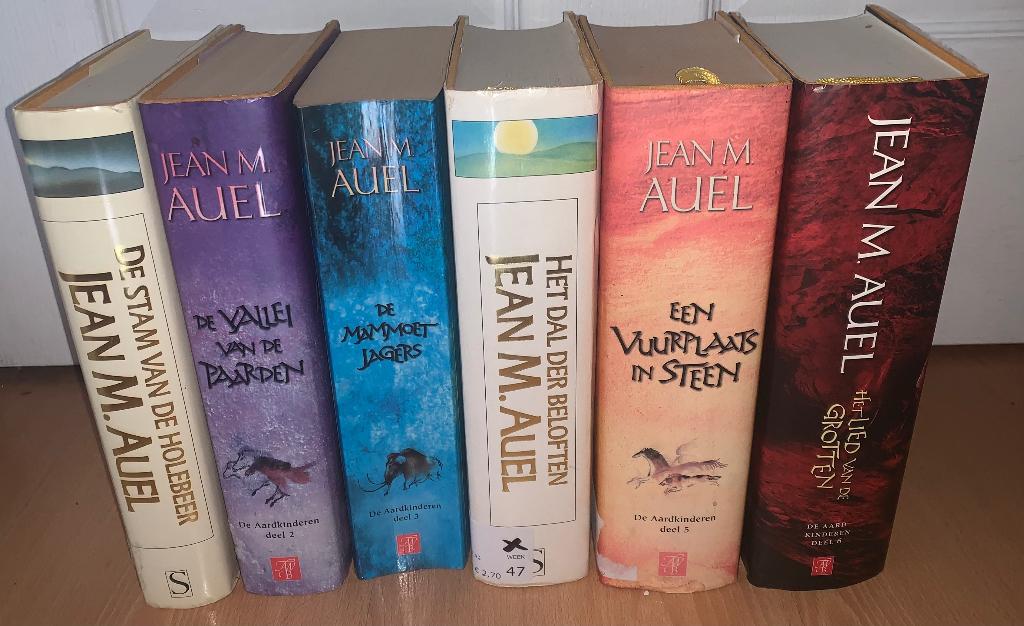 6 delen van de aardkinderen Hardcover Jean M.Auel, Boeken, Ophalen of Verzenden, Gelezen, Jean M. Auel