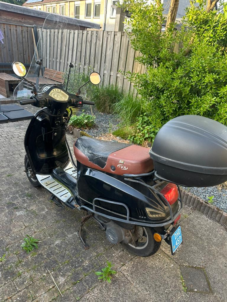 IVA scooter, Fietsen en Brommers, Snorfietsen en Snorscooters, Gebruikt, Benzine, Ophalen, Overige merken