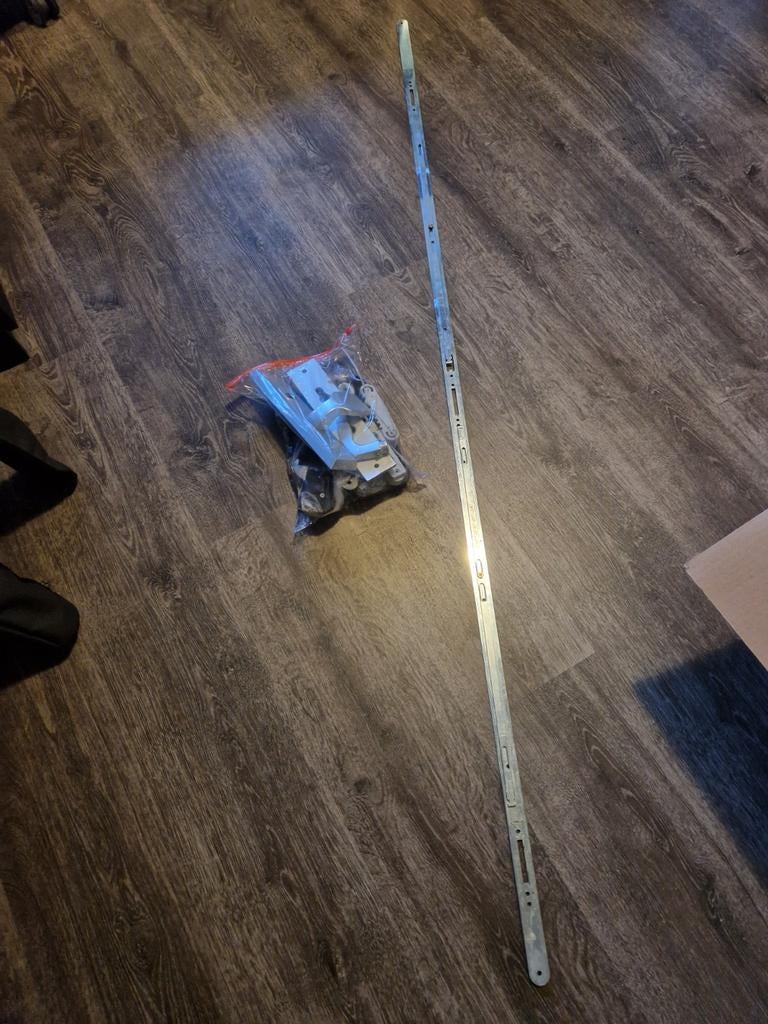 Driepuntsluiting met deurbeslag en cilinder, Doe-het-zelf en Verbouw, Hang- en Sluitwerk, Ophalen of Verzenden, Gebruikt, Overige materialen