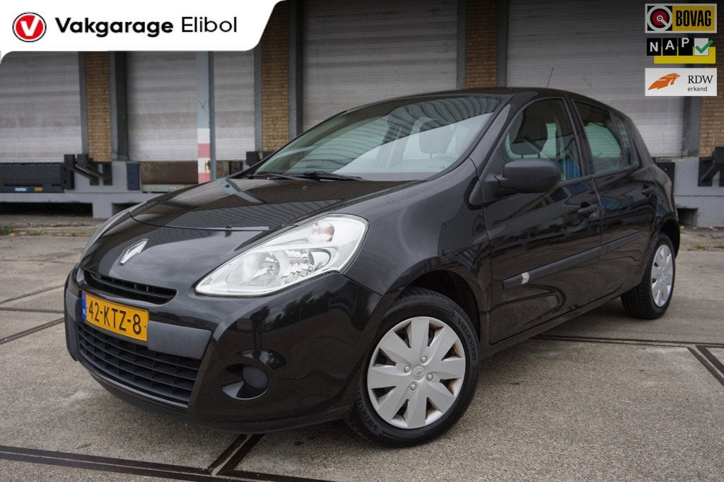 Renault Clio 1.2 TCe Special Line, Voorwielaandrijving, Gebruikt, Zwart, 4 cilinders