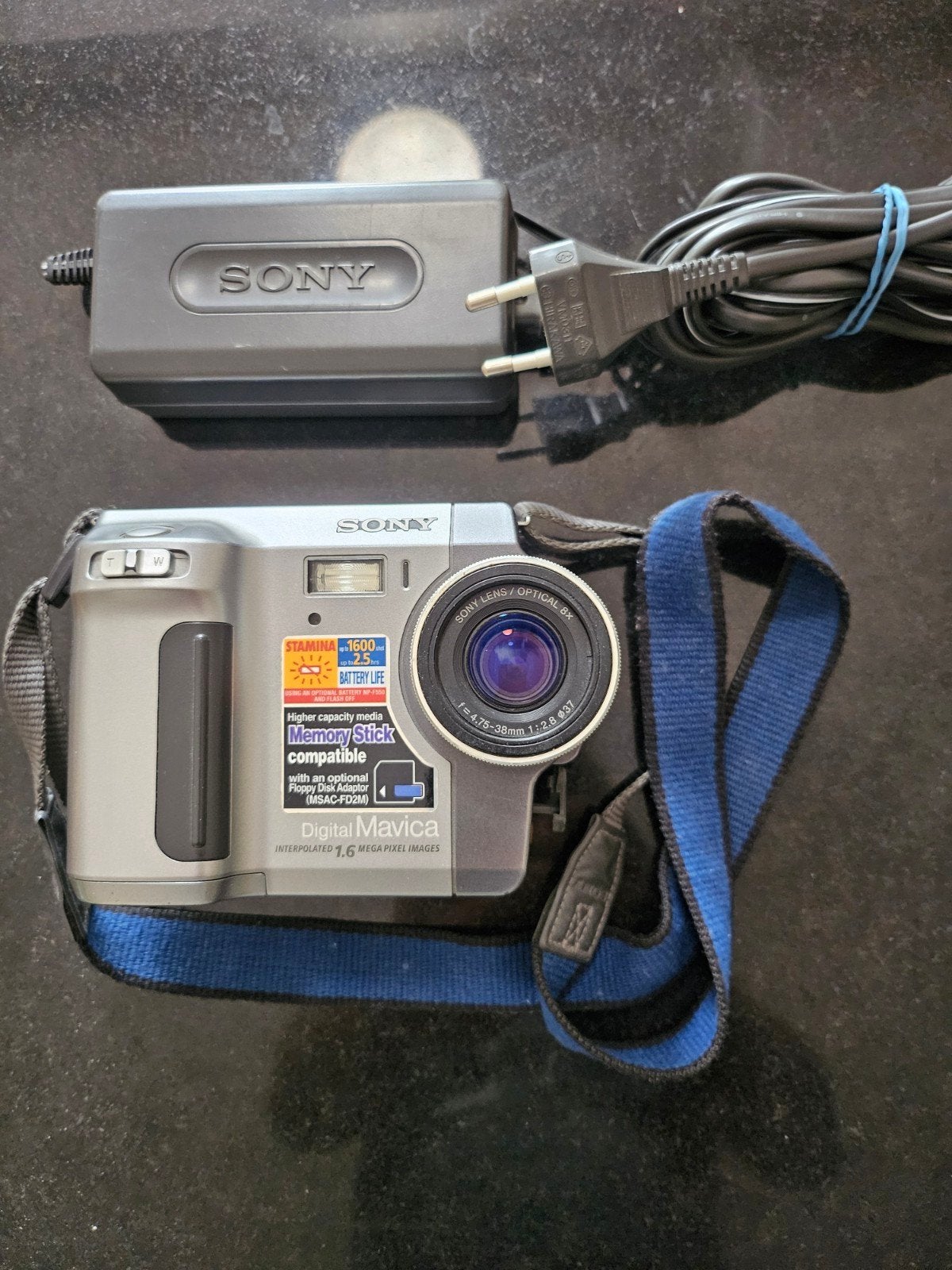 Sony Digital Mavica camera. MVC-FD90, Ophalen of Verzenden, Zo goed als nieuw, Sony