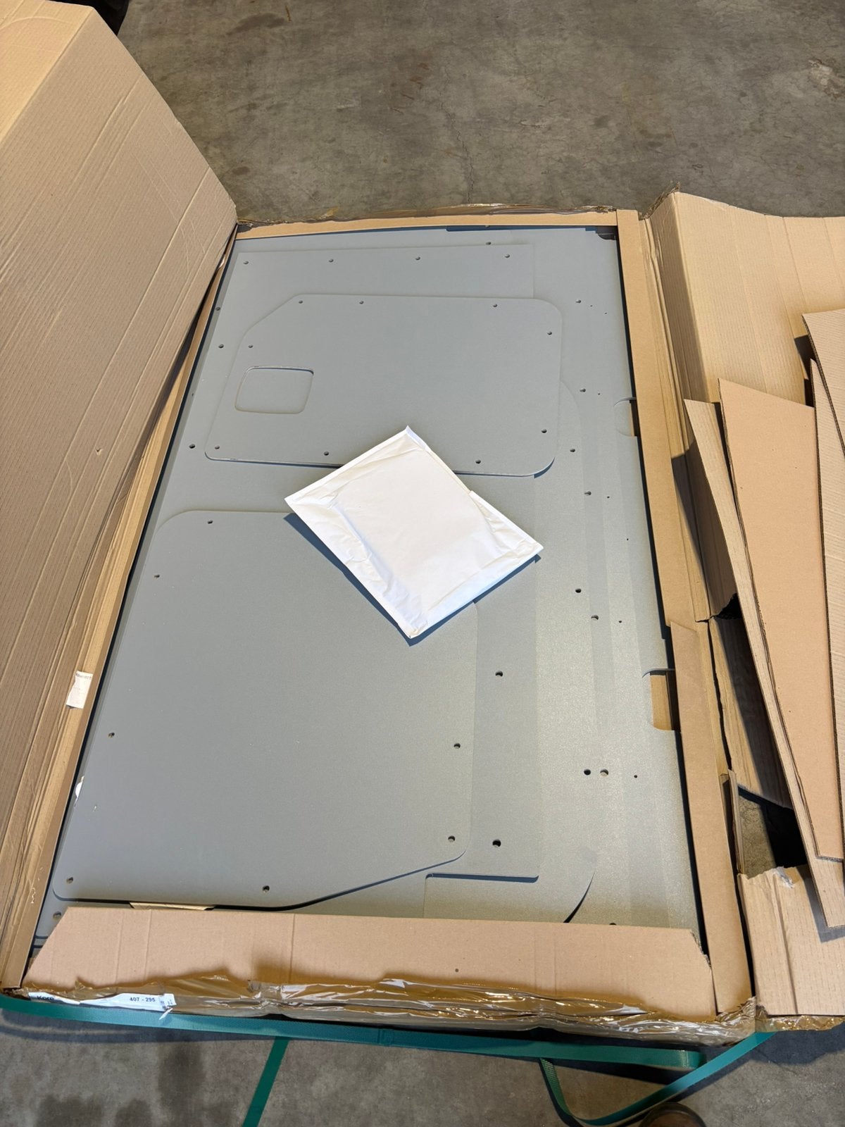Mercedes Sprinter L2H1 RWD betimmering, wand deur bekleding, Ophalen, Nieuw, Voor, Deur