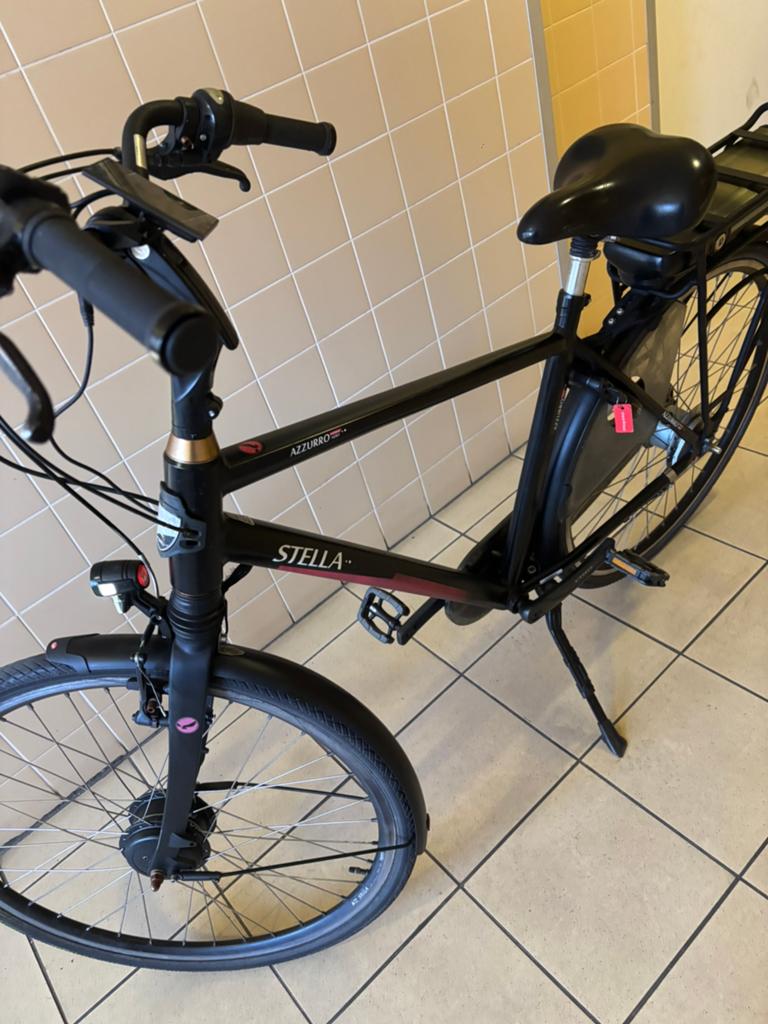STELLA AZZURRO elektrische fiets met oplader, Zo goed als nieuw, 53 tot 57 cm, Ophalen, Overige merken