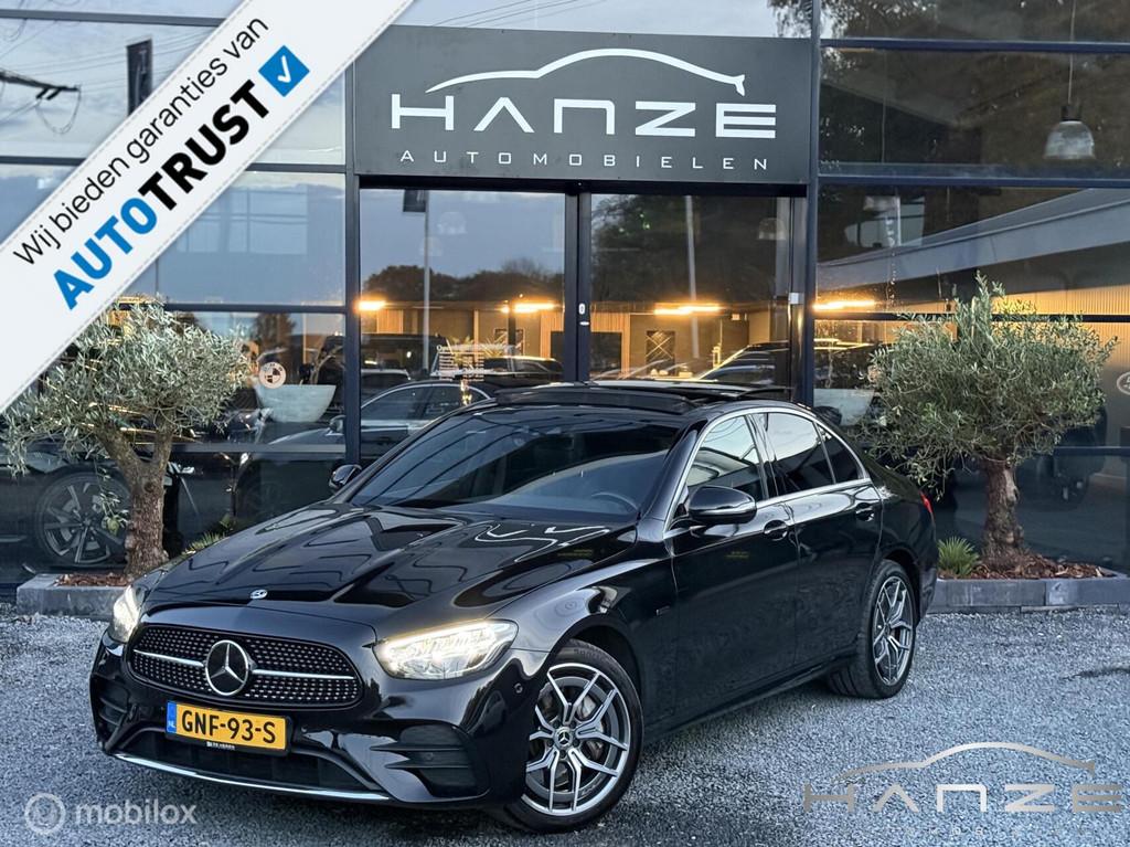 Mercedes E-klasse E300e 2×AMG|Pano|Widescreen|ACC|Lane, Achterwielaandrijving, Gebruikt, 4 cilinders, Met garantie (alle)