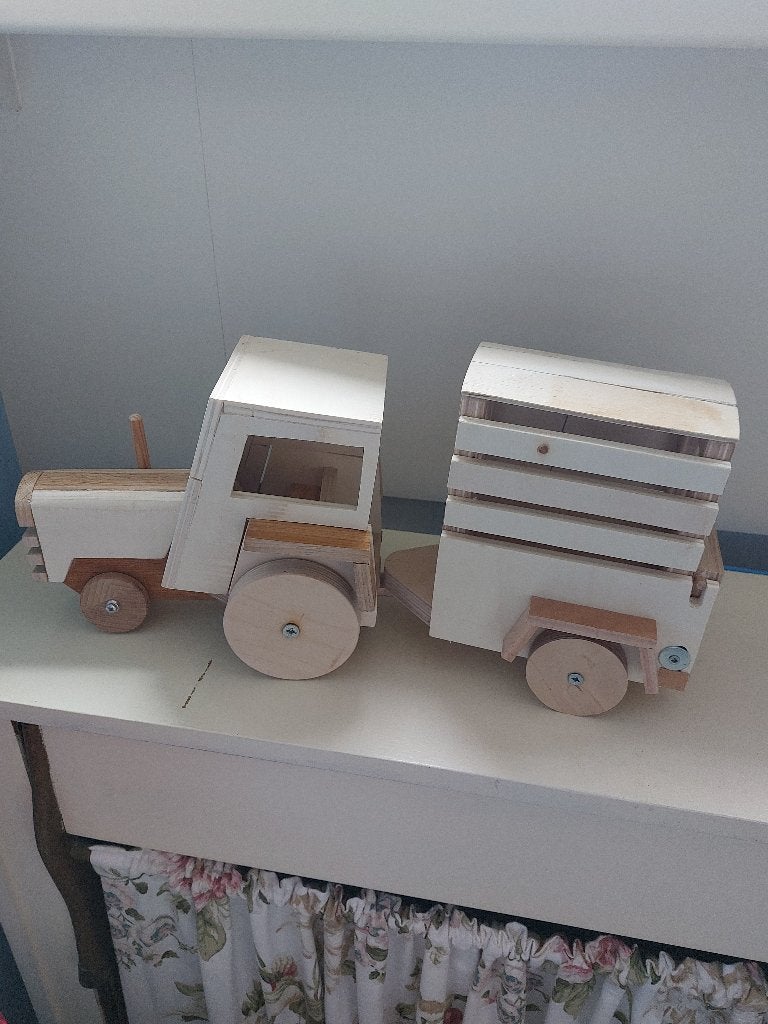 NIEUW, houten trekker met losse kap en paardentrailer,lees, Ophalen of Verzenden, Nieuw, Rij- of Hobbelspeelgoed